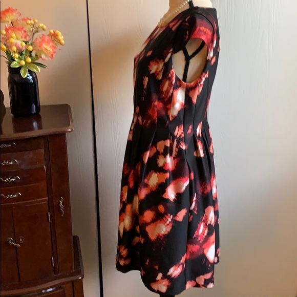 Calvin Klein Hot Summer Dress - Picture 5 of 7